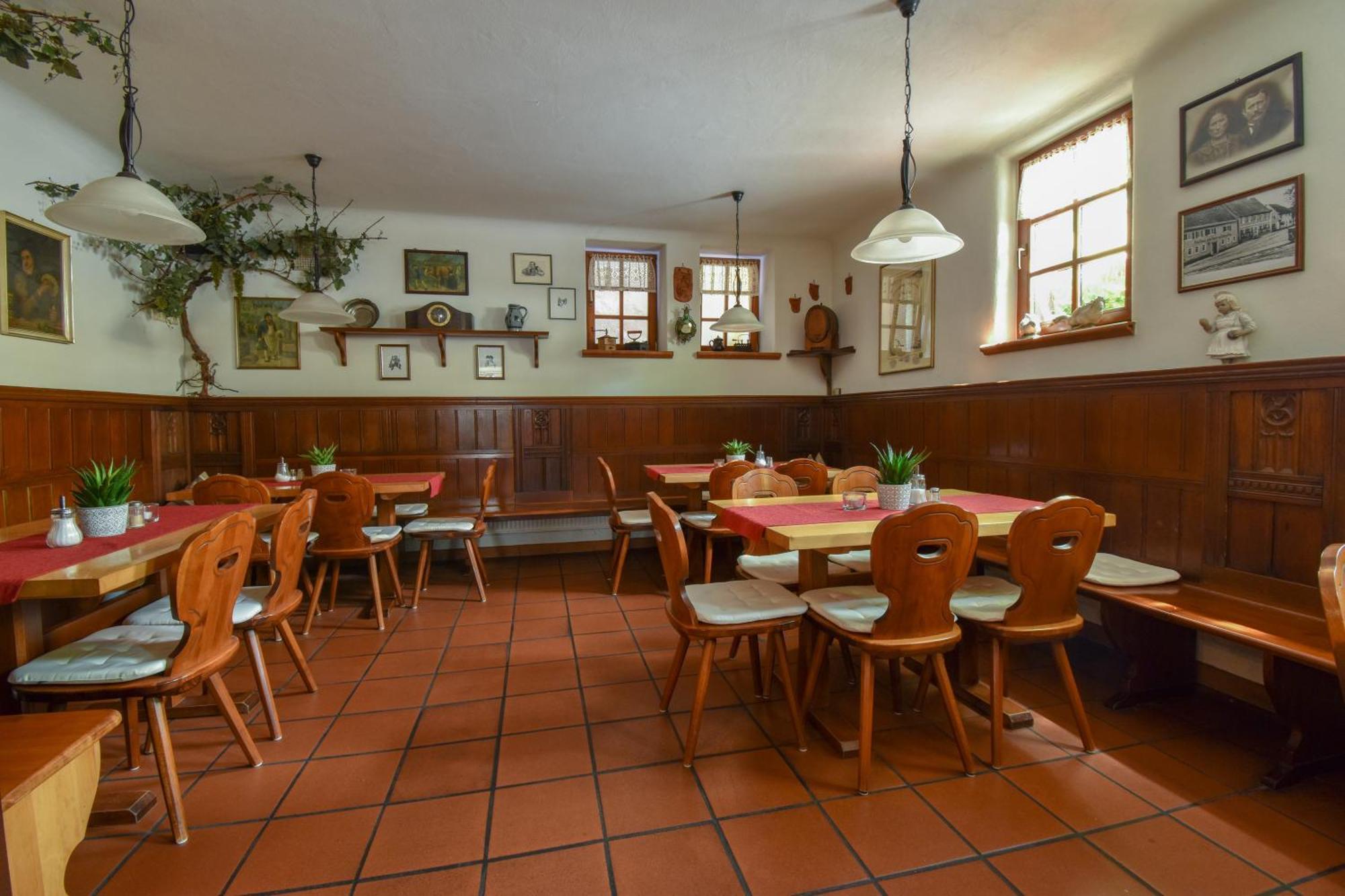 Landgasthof May Willanzheim ภายนอก รูปภาพ